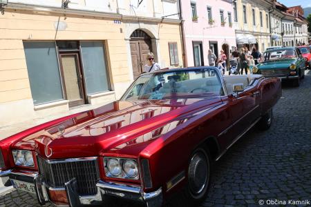 Mednarodna revija starodobnikov v Kamnik privabila ljubitelje klasičnih vozil (21)